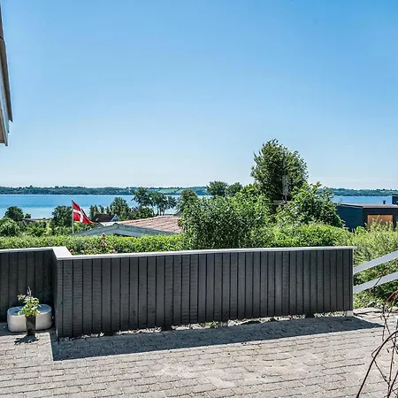 Nyaraló 3 Bedroom Cozy In *