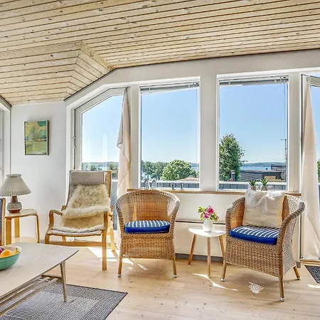 3 Bedroom Cozy In *