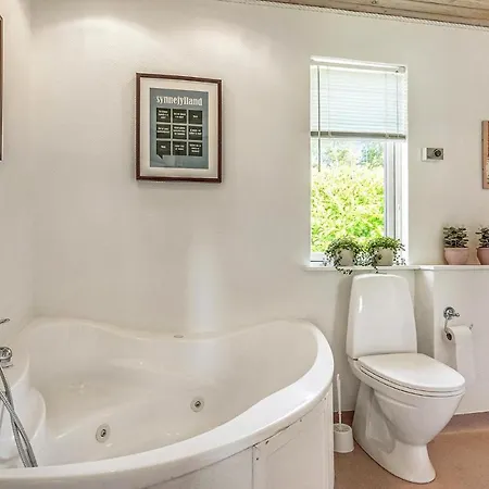 3 Bedroom Cozy In *